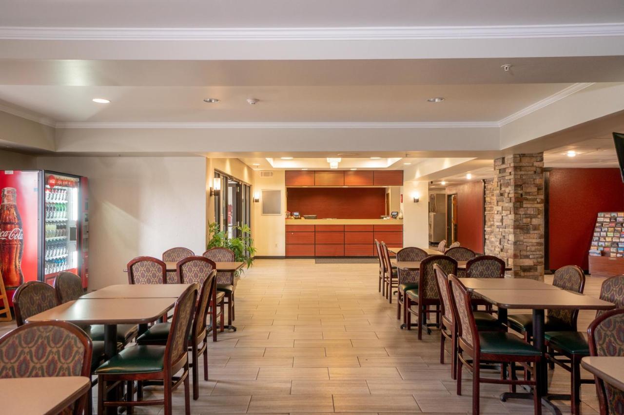 Red Roof Inn & Suites Indianapolis Airport Eksteriør billede