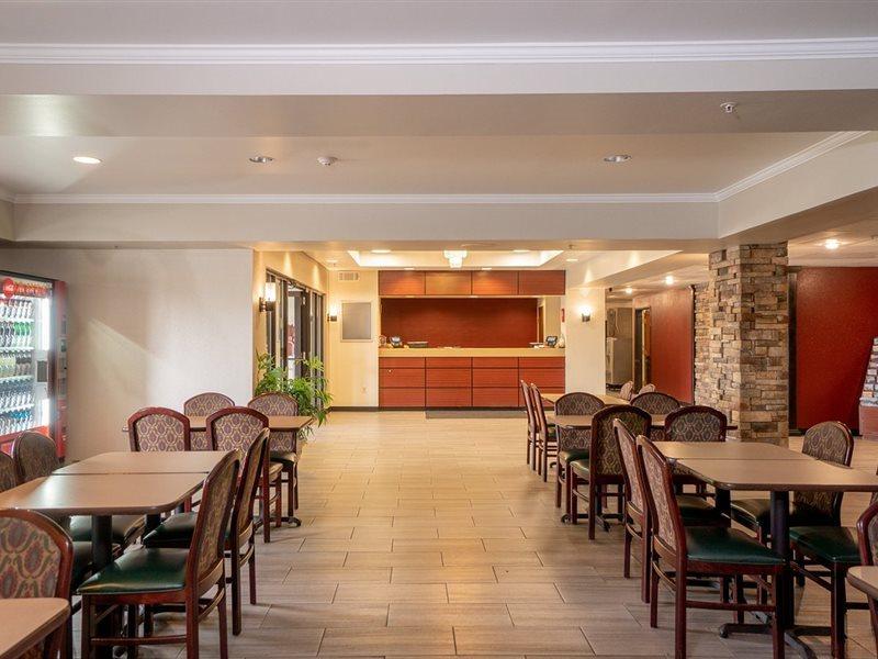 Red Roof Inn & Suites Indianapolis Airport Eksteriør billede